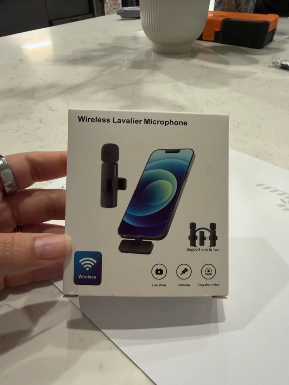 Wireless Lavalier Microphone for Smartphones - Black